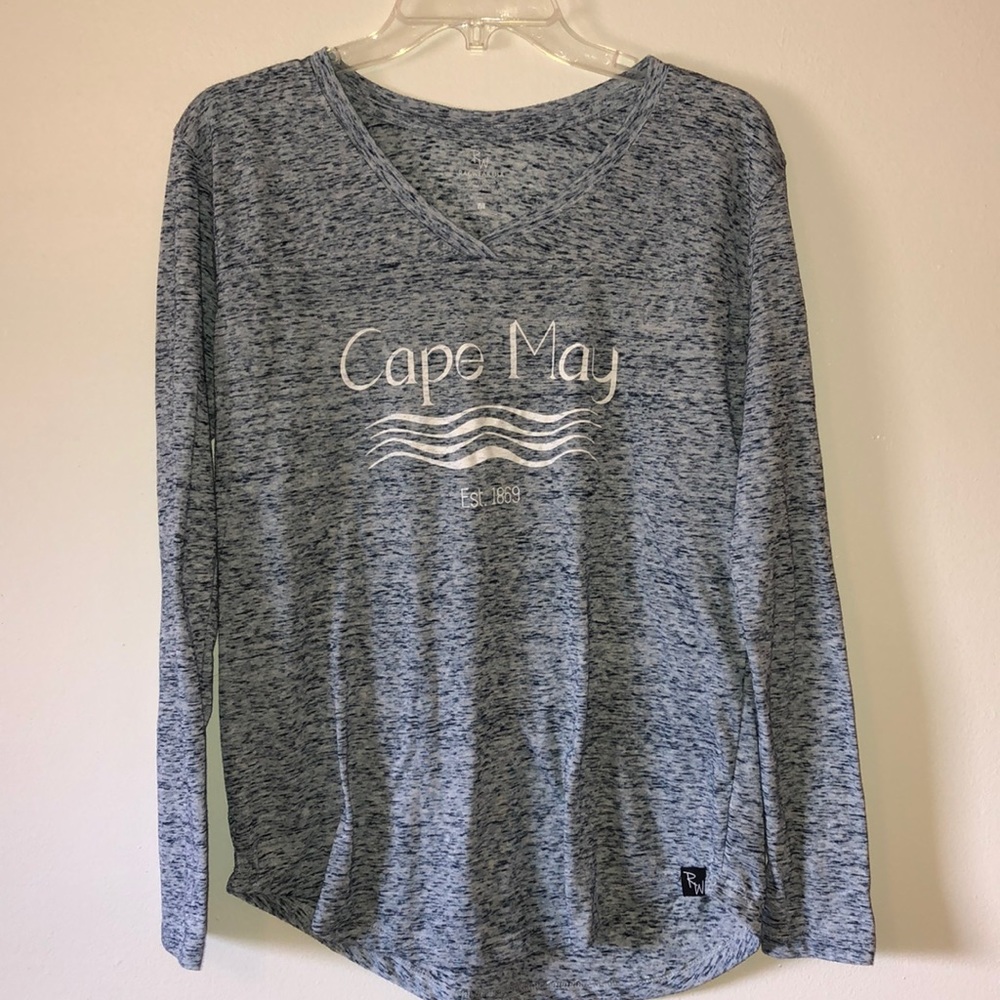 3/$15 SALE Long Sleeve V-Neck High Low Cape May Top
